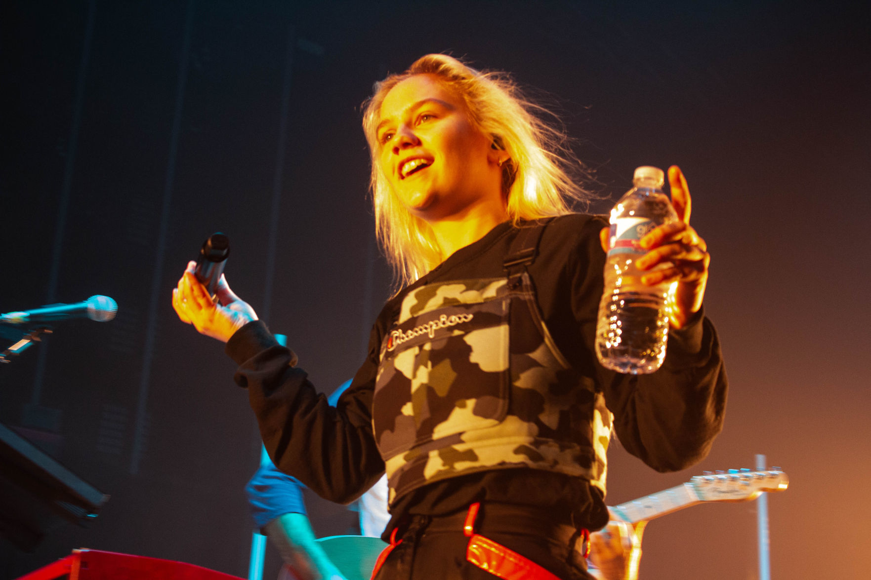 Carlie Hanson on tour